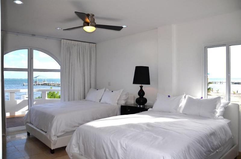 Banyan Bay Suites San Pedro Kültér fotó