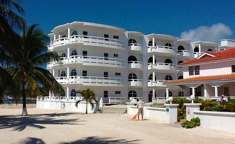 Banyan Bay Suites San Pedro Kültér fotó