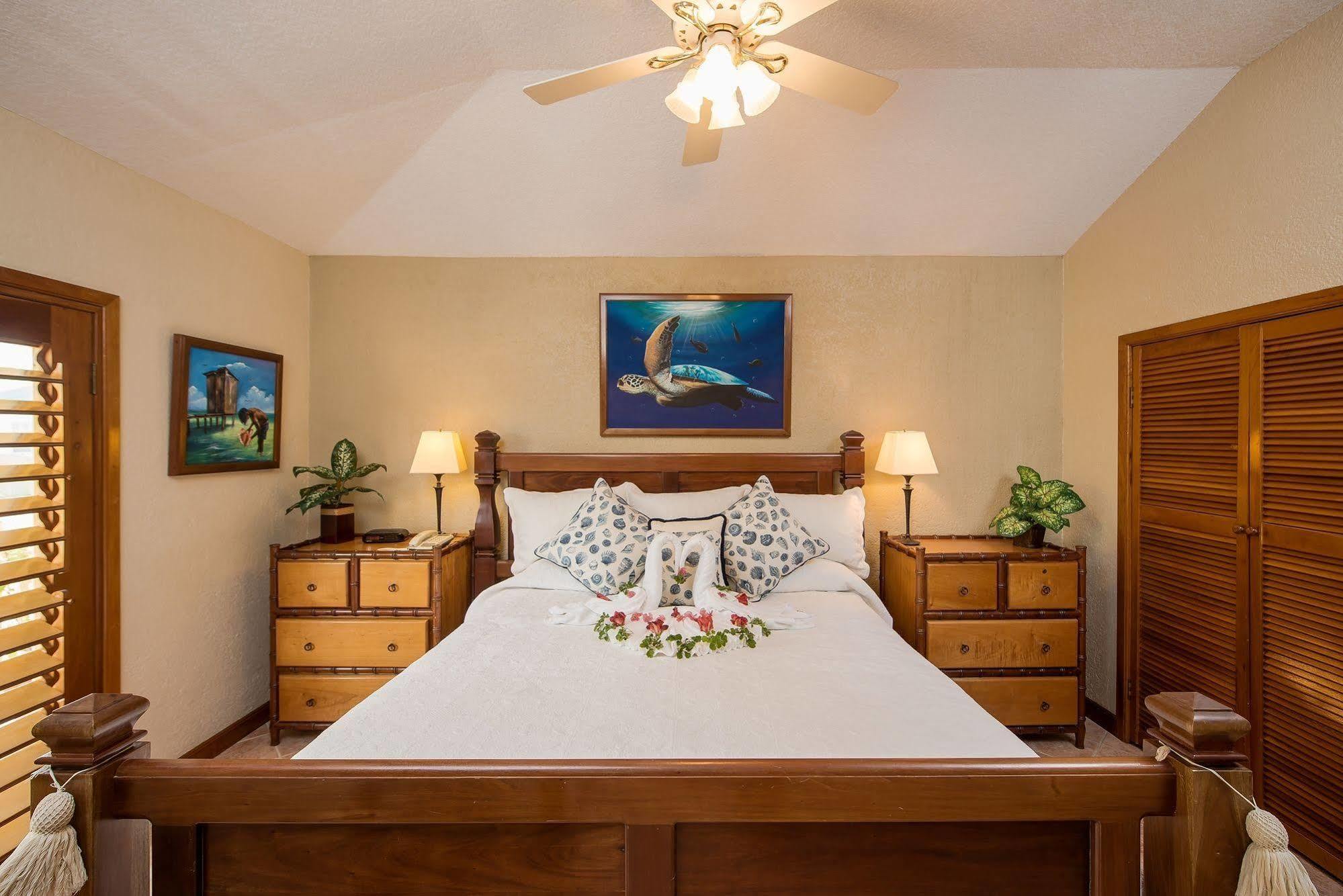 Banyan Bay Suites San Pedro Kültér fotó